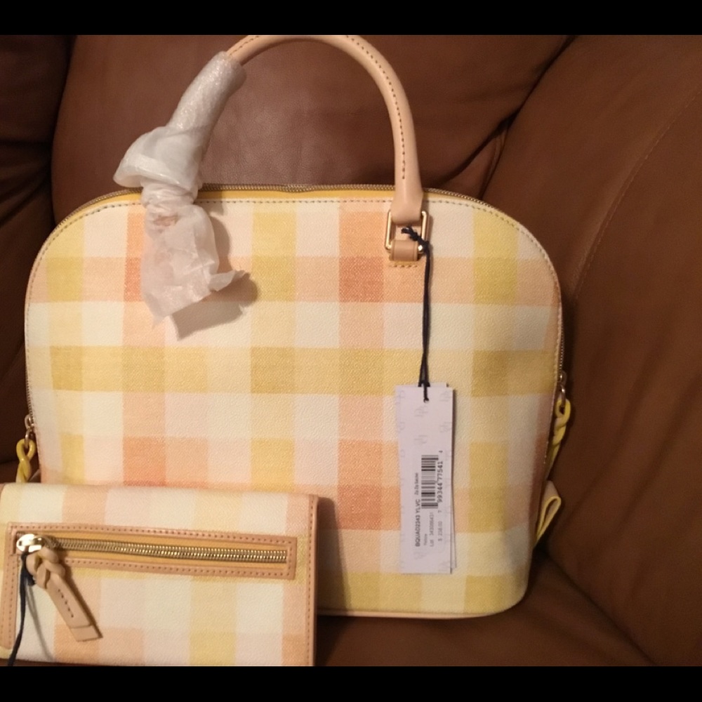 NWT Dooney & Bourke Quadretto Zip Satchel/Wal Set - Picture 2 of 2